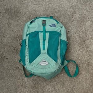 🎒The North Face Recon Squash backpack